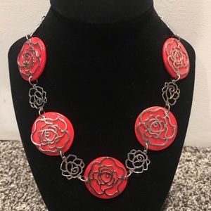 Costume necklace!! Perfect for the summer!!!